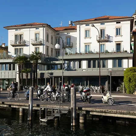 Отель Di Garda Наго